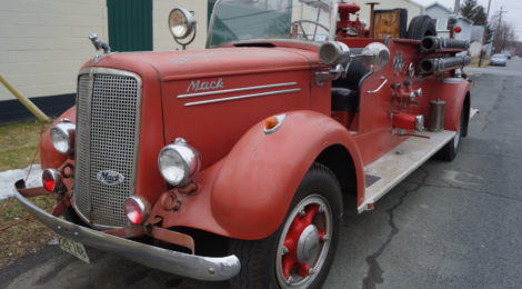 1947 Mack Model 75 Fire Truck : Baytown Fire Department